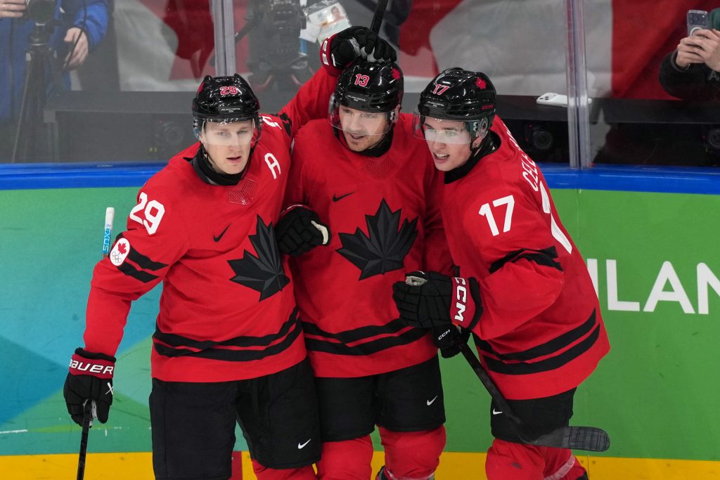 MacKinnon’s late goal propels Canada to gold-medal game